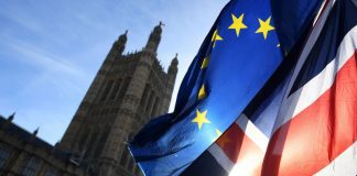 Brexit: Governo britânico conseguiu alterações legalmente vinculativas ao acordo