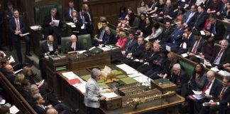 Deputados britânicos rejeitam Acordo de Saída pela terceira vez