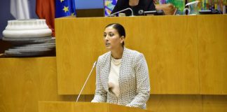 PSD/Açores entrega proposta para criação de carreira científica própria na Região