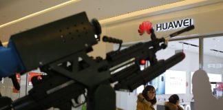 China pede ao Canadá para travar extradição de diretora financeira da Huawei para os EUA