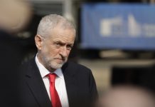 Brexit: Jeremy Corbyn desafia May britânica a declarar Acordo de Saída morto