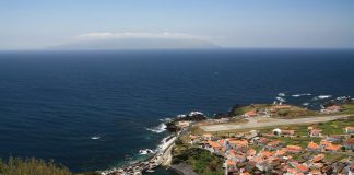 Ilha do Corvo quer ligações marítimas diárias às Flores na época alta