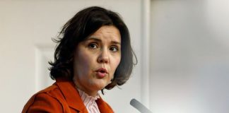 Cristas acusa PS de usar Estado como uma “grande casa para acomodar a família”