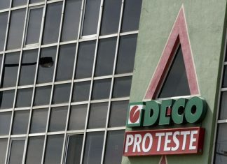 Deco recebe todos os dias famílias endividadas com casa penhorada