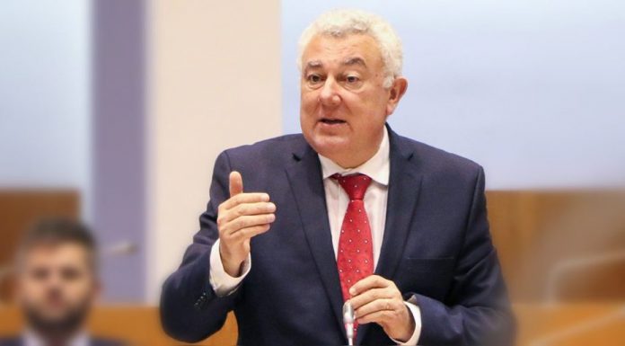 Artur Lima é o convidado de honra em sessão na Califórnia que assinala mês da herança portuguesa