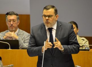 Educação. Maus resultados escolares traduzem carências sociais da Região