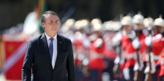 Bolsonaro refere-se as mulheres como “joias raras” e promete mais representação no Brasil