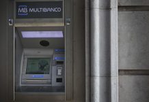 Pagar ou levantar dinheiro em euros vai custar o mesmo em toda a UE