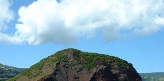 CDU – Comissão de Ilha preocupada com acessos ao Monte Queimado e Farol da Ribeirinha
