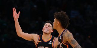Devin Booker torna-se o mais jovem a marcar 50 pontos em dois jogos seguidos na NBA