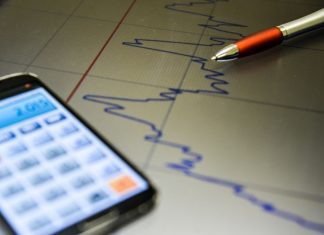 OE2018: Economistas alinham previsão de défice com o Governo em torno de 0,6%