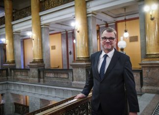 Primeiro-ministro finlandês apresentou demissão do seu Governo