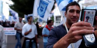 Tribunal considera ilegal uso de uniforme em manifestação de polícias