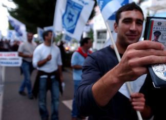 Tribunal considera ilegal uso de uniforme em manifestação de polícias