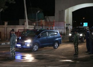 Paquistão entrega à Índia piloto capturado e libertado num “gesto de paz”