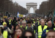 Movimento ‘coletes amarelos’ quer bloquear Paris durante três dias