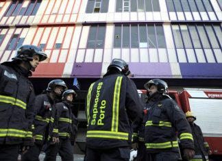 Pessoa desaparecida em incêndio num prédio no Porto encontrada morta