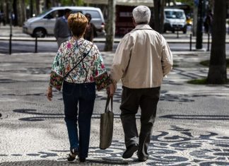 Idade da reforma antecipada em Portugal “é muito baixa” e penalização deve aumentar, diz OCDE