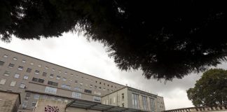 Crianças em contentores no Hospital São João transferidas até ao verão para o edifício