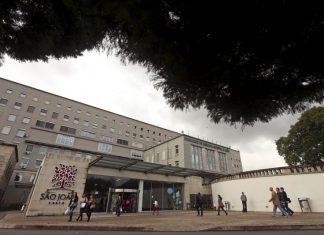 Crianças em contentores no Hospital São João transferidas até ao verão para o edifício