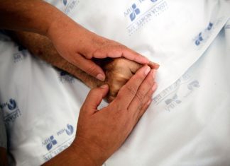 Mais utentes a aguardar vaga nos cuidados continuados e tempo de espera aumentou