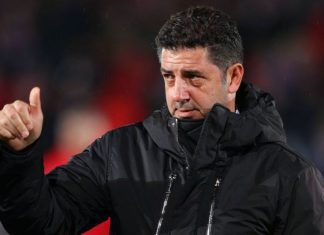 Al Nassr, de Rui Vitória, rouba liderança ao Al-Hilal com golo aos 90+8 minutos