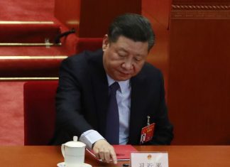 Xi Jinping rompe com moda do comunismo chinês e assume cabelos grisalhos