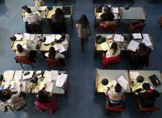 Estudantes pedem fim da cobrança coerciva das propinas quando abandonam estudos