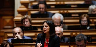 Lara Martinho insta Governo a proteger o Carnaval da Terceira relativamente aos direitos de autor