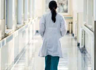 Mais de 2.000 médicos já passam receitas aos utentes por telemóvel