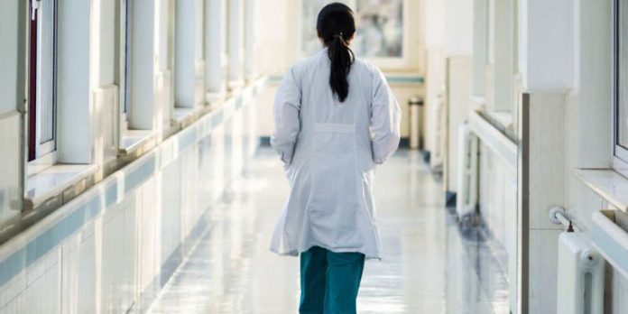 médicos