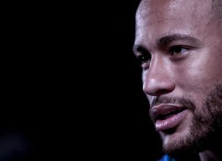 Fisco espanhol investiga futebolista brasileiro Neymar