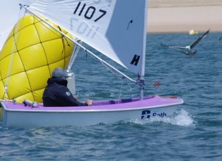 Vasco Cordeiro felicita Rui Silveira pela conquista do título de campeão nacional de Vela