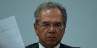 Ministro da Economia brasileiro diz que país gastou dez vezes mais com pensões do que educação