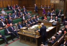 Parlamento britânico rejeita as quatro alternativas a acordo de ‘Brexit’ de May