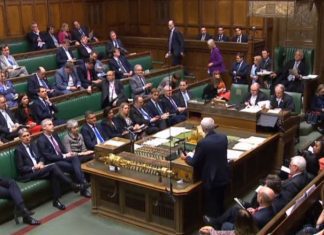 Parlamento britânico rejeita as quatro alternativas a acordo de ‘Brexit’ de May