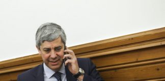Santos Pereira diz que telefonema de Mário Centeno o afastou de apresentação de relatório da OCDE