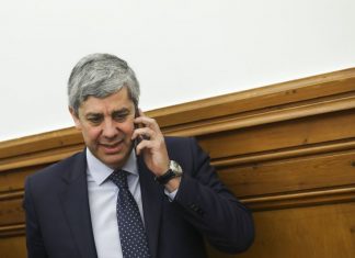 Santos Pereira diz que telefonema de Mário Centeno o afastou de apresentação de relatório da OCDE