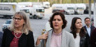 Cristas, preocupada com abrandamento económico, reivindica redução de impostos