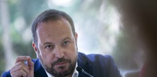 “O PSD não percebeu que o seu problema interno se tornou um problema para os Açores”, diz Francisco César