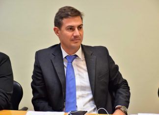 ESTRADA DO MATO. PSD/AÇORES ENTREGA PROPOSTA PARA REPOR SINALIZAÇÃO HORIZONTAL