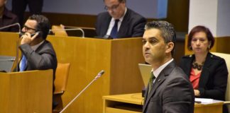 Habitação – Parlamento aprova proposta do PSD para majorar apoios a jovens casais