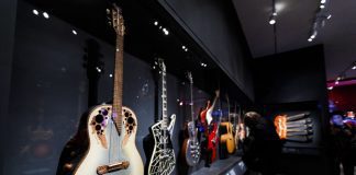 Passaram pelas mãos de Jimi Hendrix ou Keith Richards. Agora, vão estar juntos numa exposição no MET de Nova Iorque