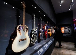 Passaram pelas mãos de Jimi Hendrix ou Keith Richards. Agora, vão estar juntos numa exposição no MET de Nova Iorque