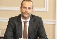 O Governo Regional cortou mais de 70 milhões de euros em verbas do FEDER destinadas à área social, alertou Miguel Costa