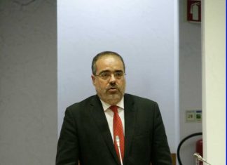 Sala de pequena cirurgia do Hospital de Ponta Delgada com aumento de produção e margem de crescimento, assegura Rui Luís