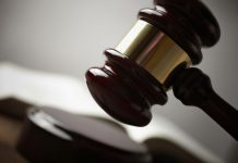 Ex-diretor da Liga exonerado reclama 338 mil euros