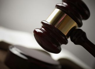 Ex-diretor da Liga exonerado reclama 338 mil euros