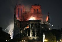 Catedral de Notre-Dame não tem seguro para cobrir destruição provocada pelo incêndio