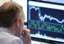 Investidores esperam para ver em semana decisiva